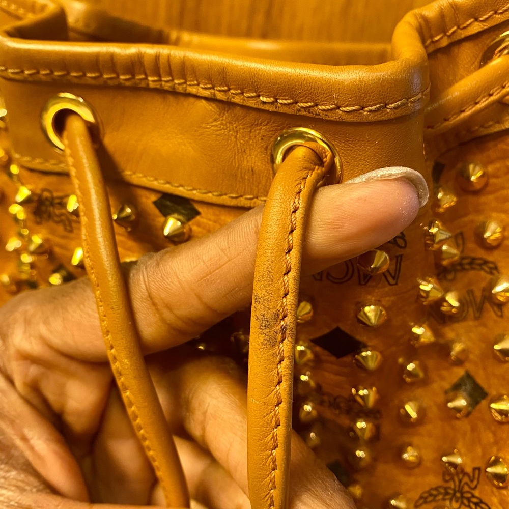 💚🔥 MCM Bucket Bag w/Studs 💫 - Picture 5 of 12